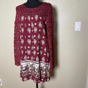 Blu Pepper Women's Crochet Sleeve Tunic